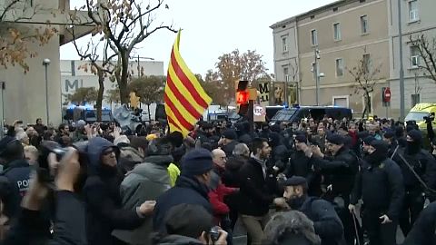 Manifestation devant le musée de Lleida