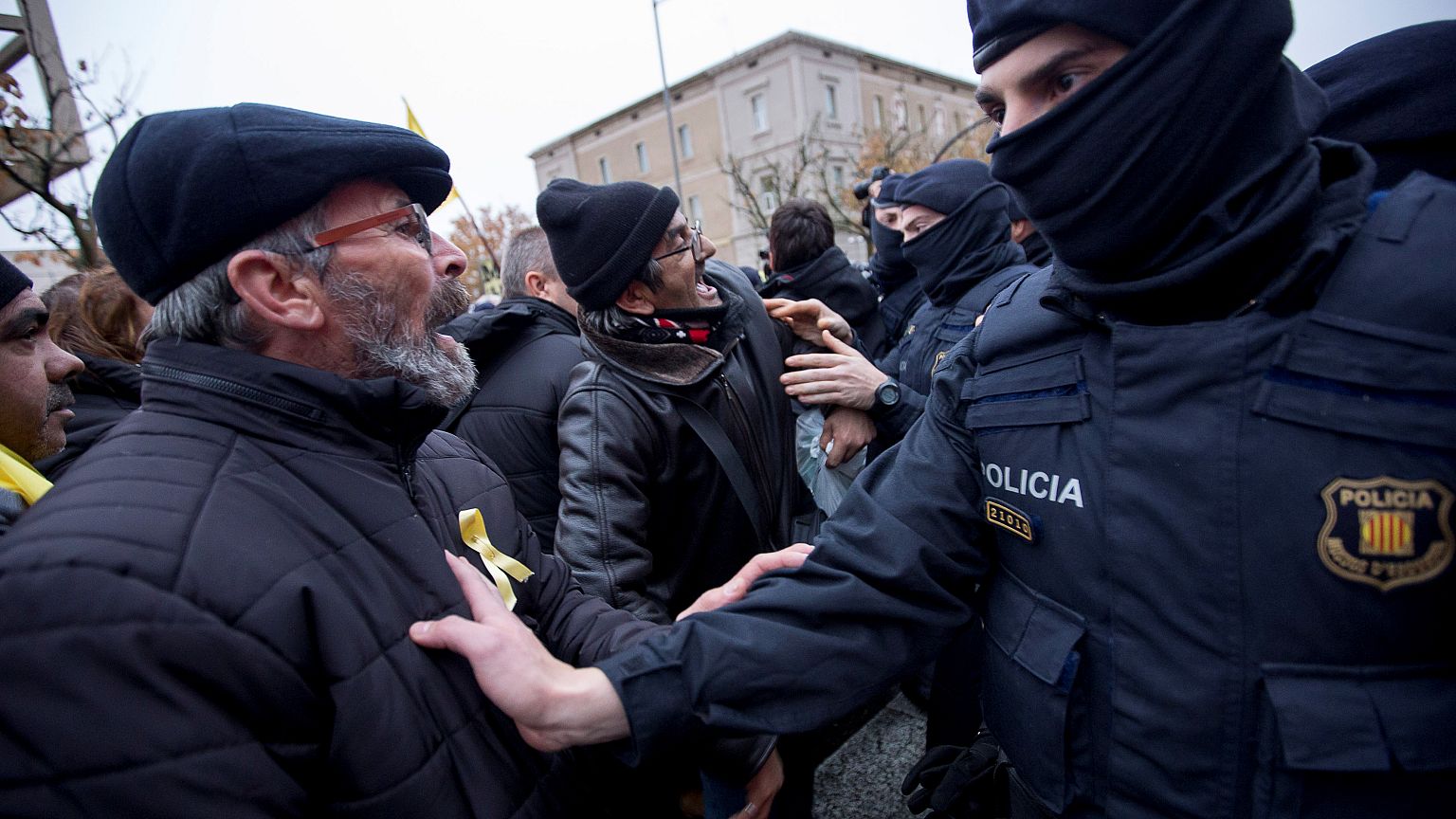 Protests as medieval artworks are removed from Catalan museum