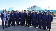 Владимир Путин �� лётчиками в Хмеймиме