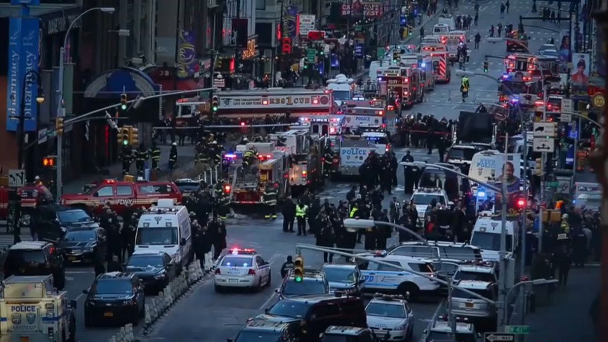New York's latest terror attack - suspect is caught on camera
