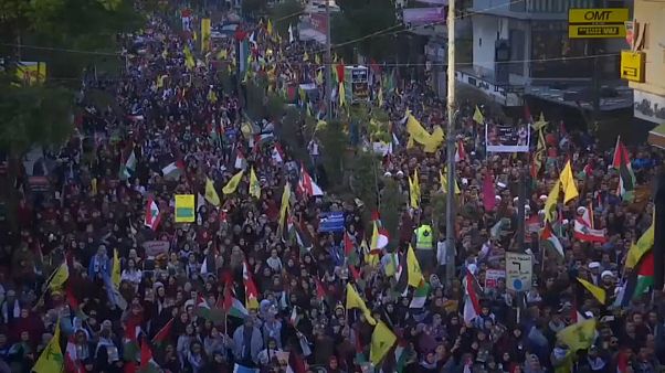 Miles de personas marchan en Beirut Miles de personas marchan en Beirut