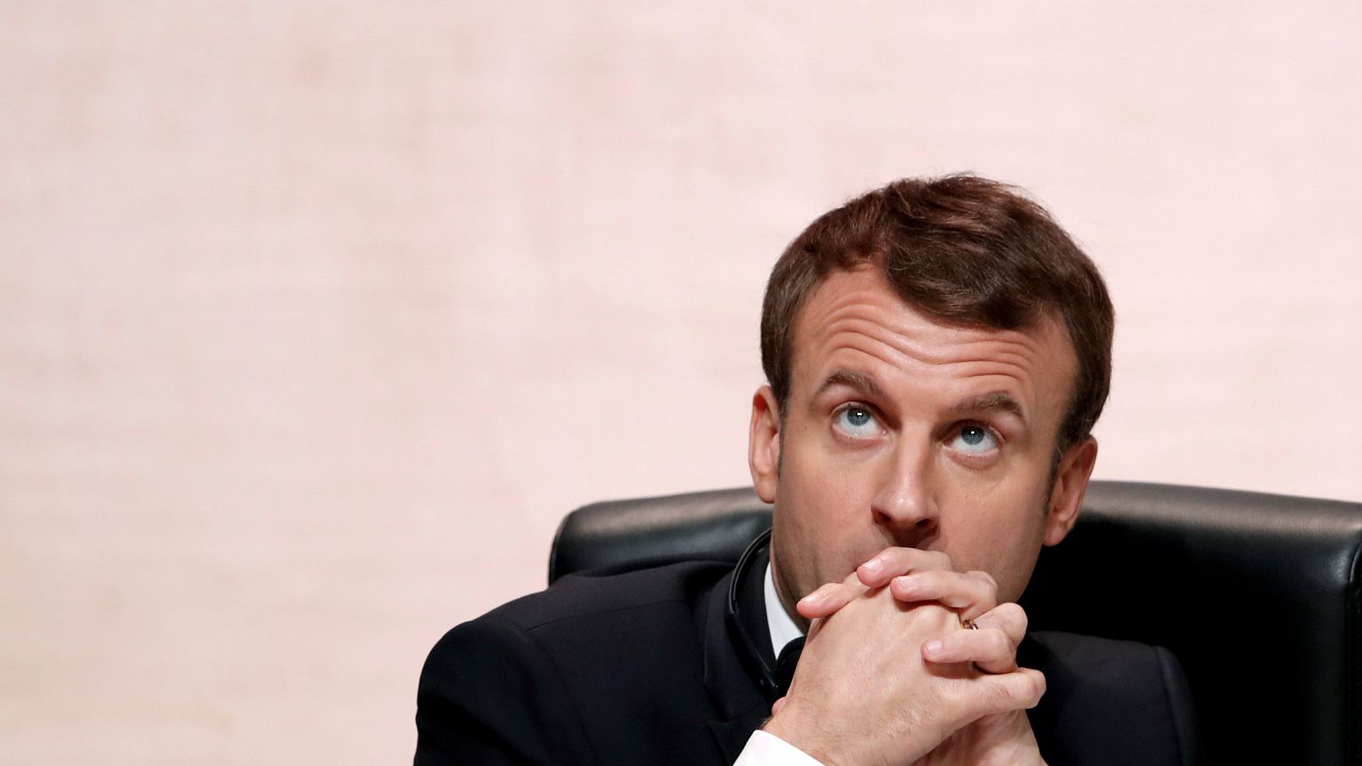 Emmanuel Macron admite que estamos a perder batalha