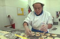 بالفيديو: مطعم مغربي يديره متحدو الصعاب 