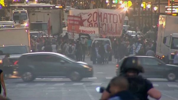 la coda del corteo che ha sfilato per il centro di Buenos Aires la coda del corteo che ha sfilato per il centro di Buenos Aires
