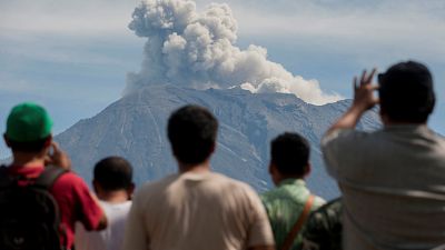 La evolución del volcán Monte Agung de Bali a cámara rápida
