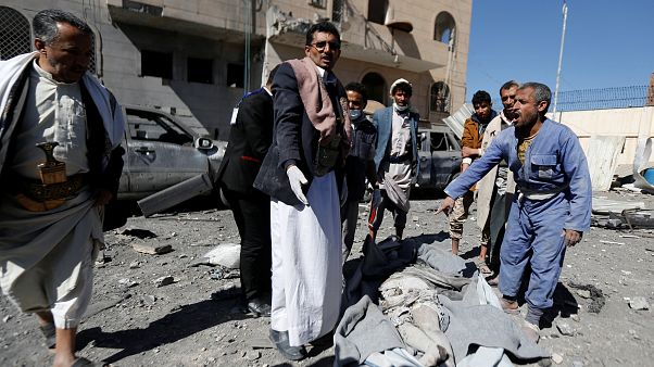 غارة للتحالف العربي بقيادة السعودية على سجن في صنعاء غارة للتحالف العربي بقيادة السعودية على سجن في صنعاء