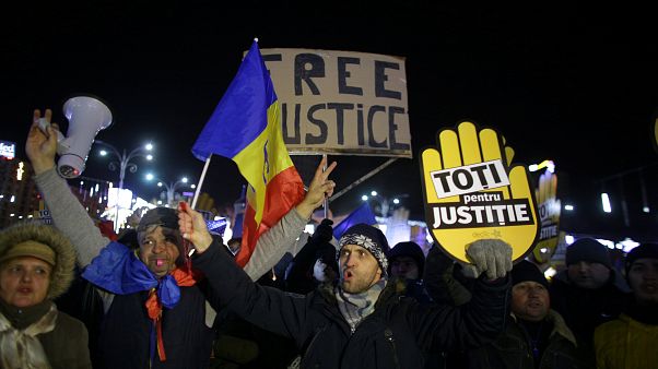 Υιοθετήθηκε αμφιλεγόμενη δικαστική μεταρρύθμιση Υιοθετήθηκε αμφιλεγόμενη δικαστική μεταρρύθμιση
