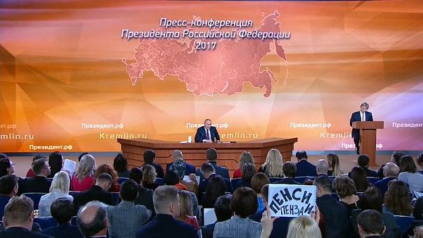 Putin: Suriyeli mülteciler konusunda en ağır yük Türkiye'de Putin: Suriyeli mülteciler konusunda en ağır yük Türkiye'de
