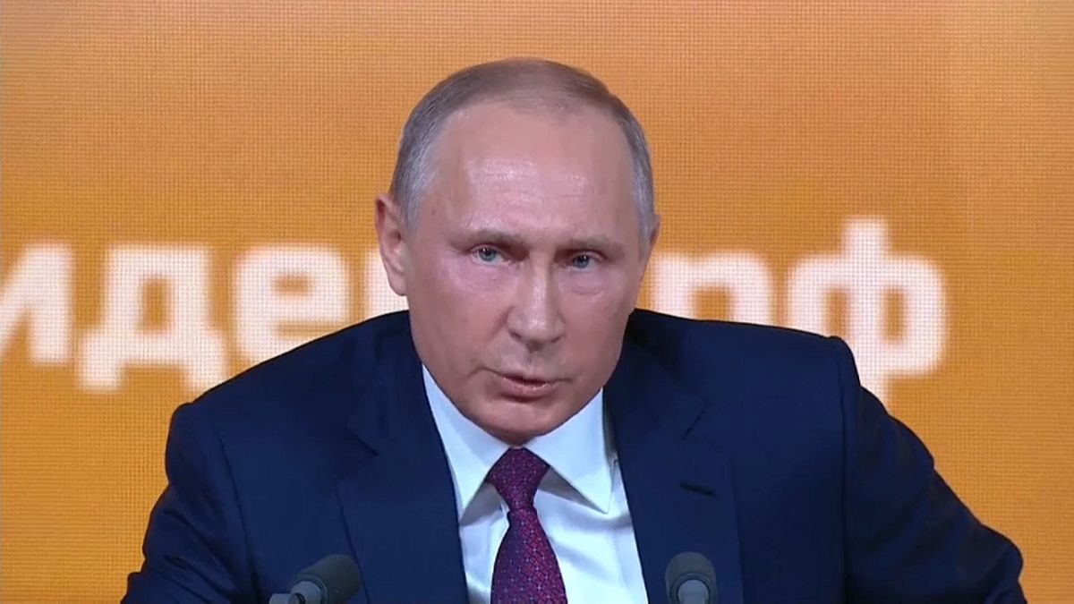 Putin diz que ligação Rússia-EUA na eleição de Trump é "uma invenção"