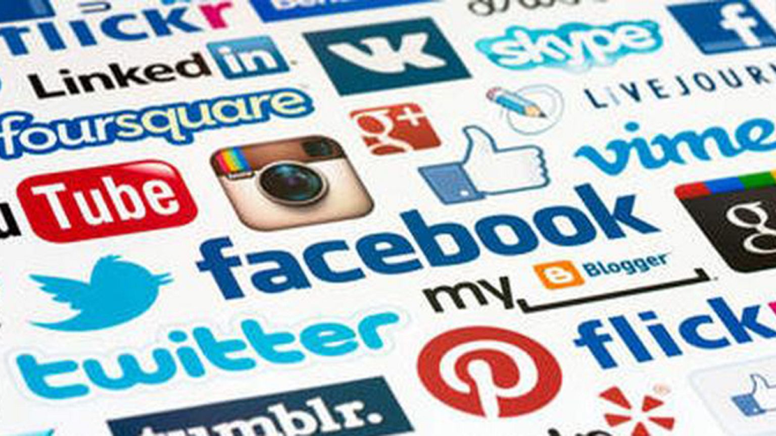 وكالات أنباء عالمية تطالب بفرض رسوم على شبكات التواصل الاجتماعي