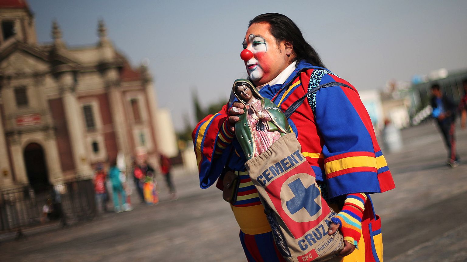 Les clowns et la Vierge