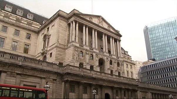 Banco de Inglaterra mantém taxa de juro directora em 0,5% Banco de Inglaterra mantém taxa de juro directora em 0,5%