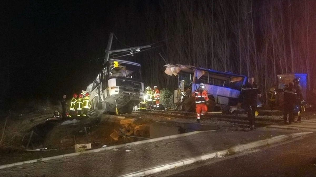 مقتل 6 أطفال جراء اصطدام حافلة مدرسية بقطار جنوب فرنسا