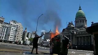 Violentos choques en Buenos Aires por la reforma de las pensiones