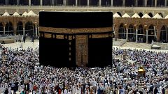  السعودية تصدر قرارا بمنع التصوير داخل الحرمين