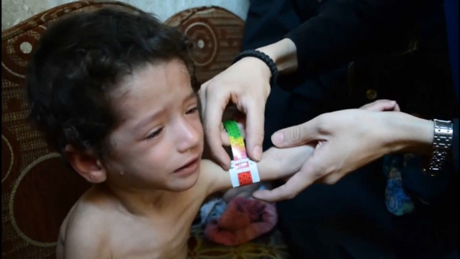 Aid agencies warn of a humanitarian crisis in Syria’s besieged communities