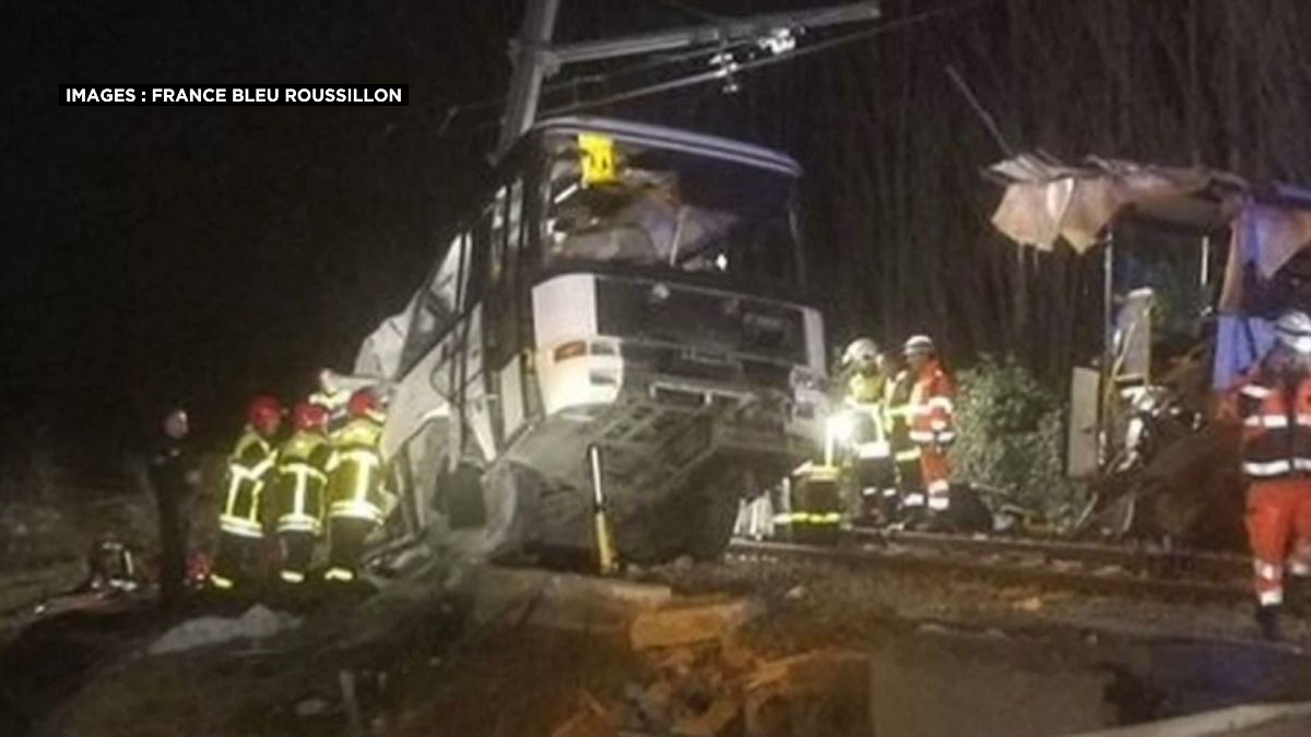 Количество жертв дорожной аварии во Франции возросло до шести человек 