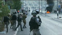 Dozens wounded in ongoing Gaza & West Bank clashes