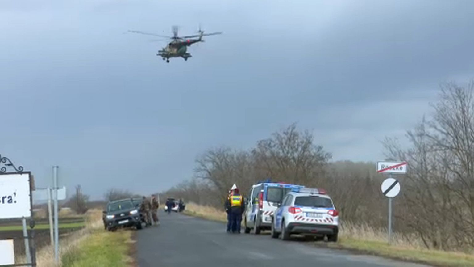 Rendőrök, katonák és határőrök kutattak Röszkénél