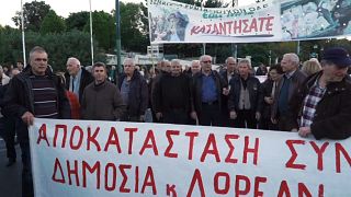 Греция: пенсионеры защищают пенсию от правительства