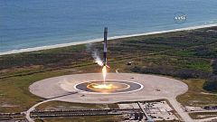 Space X ilk kez uzaya geri dönüşümlü roket fırlattı