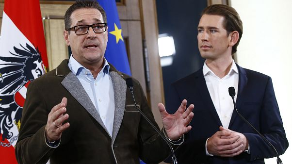 La extrema derecha entra en el Gobierno austríaco La extrema derecha entra en el Gobierno austríaco