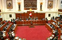 Парламент Перу проголосовал за начало процедуры импичмента президента