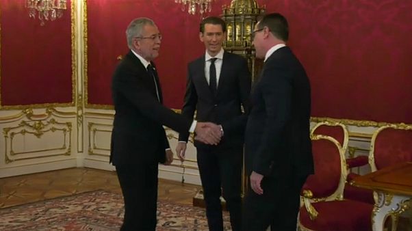 Novo governo austríaco tem luz verde do Presidente Novo governo austríaco tem luz verde do Presidente
