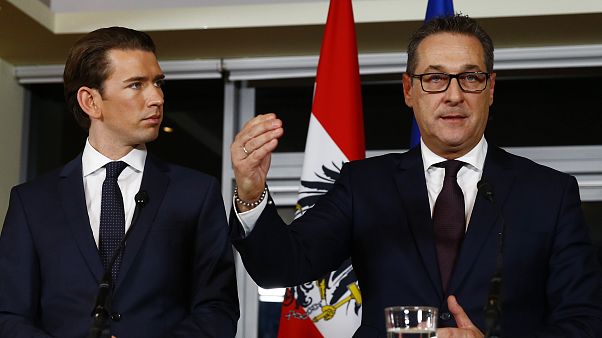 Coligação austríaca quer retirar poderes à UE Coligação austríaca quer retirar poderes à UE