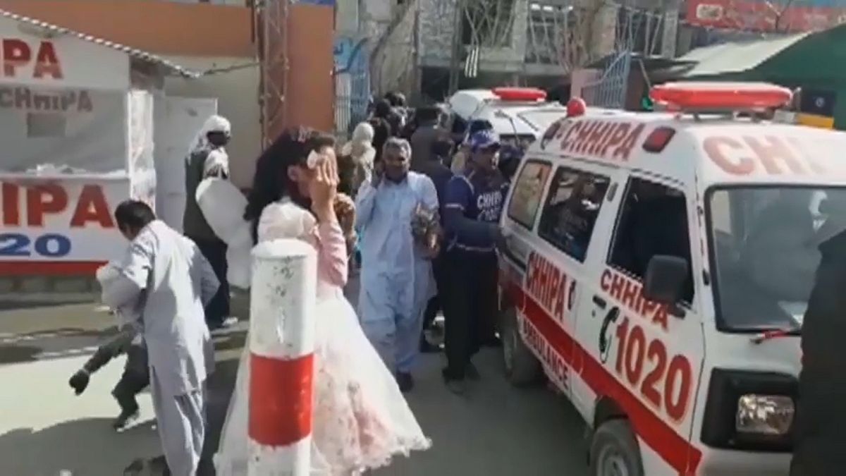 Pakistan'da kiliseye intihar saldırısı 