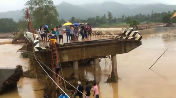 Deadly tropical storm hits eastern Philippines Deadly tropical storm hits eastern Philippines