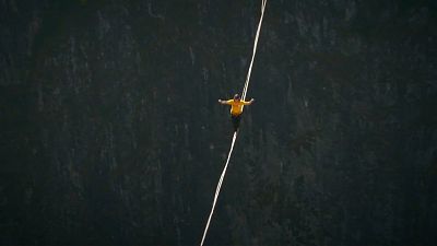 New record set in slacklining event in China