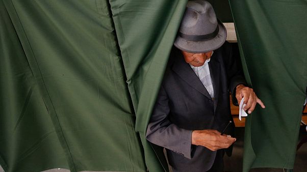 Χιλή: Στις κάλπες για την εκλογή νέου προέδρου Χιλή: Στις κάλπες για την εκλογή νέου προέδρου