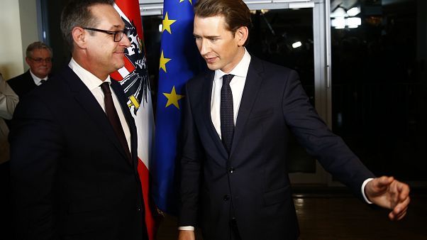 Direita e extrema-direita no poder em Viena prometem luta contra imigração Direita e extrema-direita no poder em Viena prometem luta contra imigração