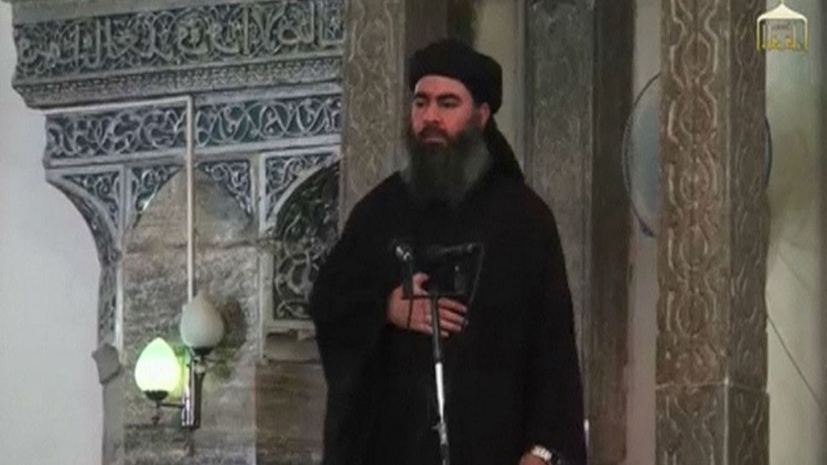 ابوبکر البغدادی، رهبر داعش هنگام اعلام تشکیل «دولت اسلامی» 