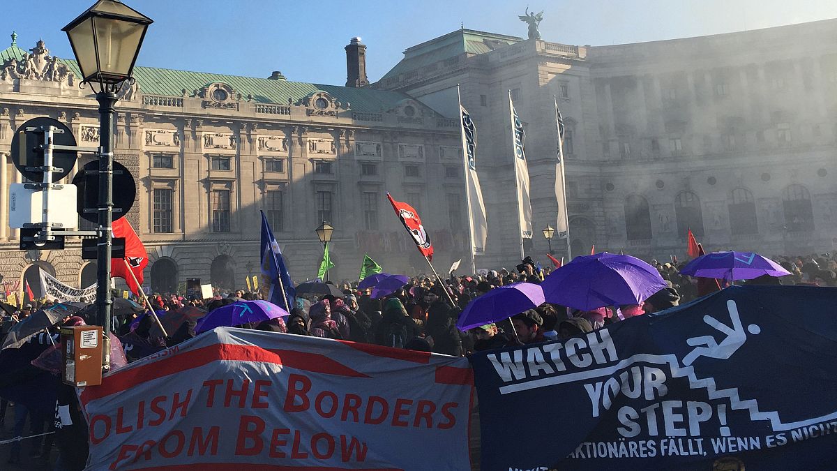 Αυστρία: Χιλιάδες διαδηλωτές στους δρόμους κατά της νέας κυβέρνησης