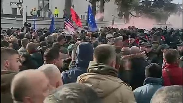 Tiltakoznak az albán főügyész kinevezése ellen Tiltakoznak az albán főügyész kinevezése ellen