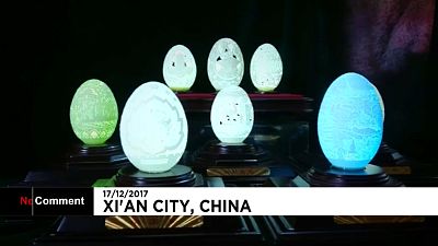 Casca de ovo transformada em obra de arte na China