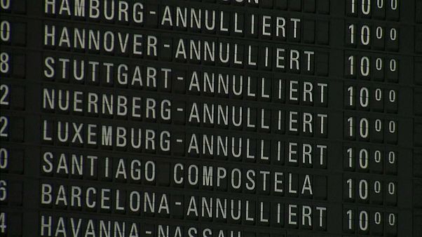 Nevão provoca caos no aeroporto de Frankfurt Nevão provoca caos no aeroporto de Frankfurt