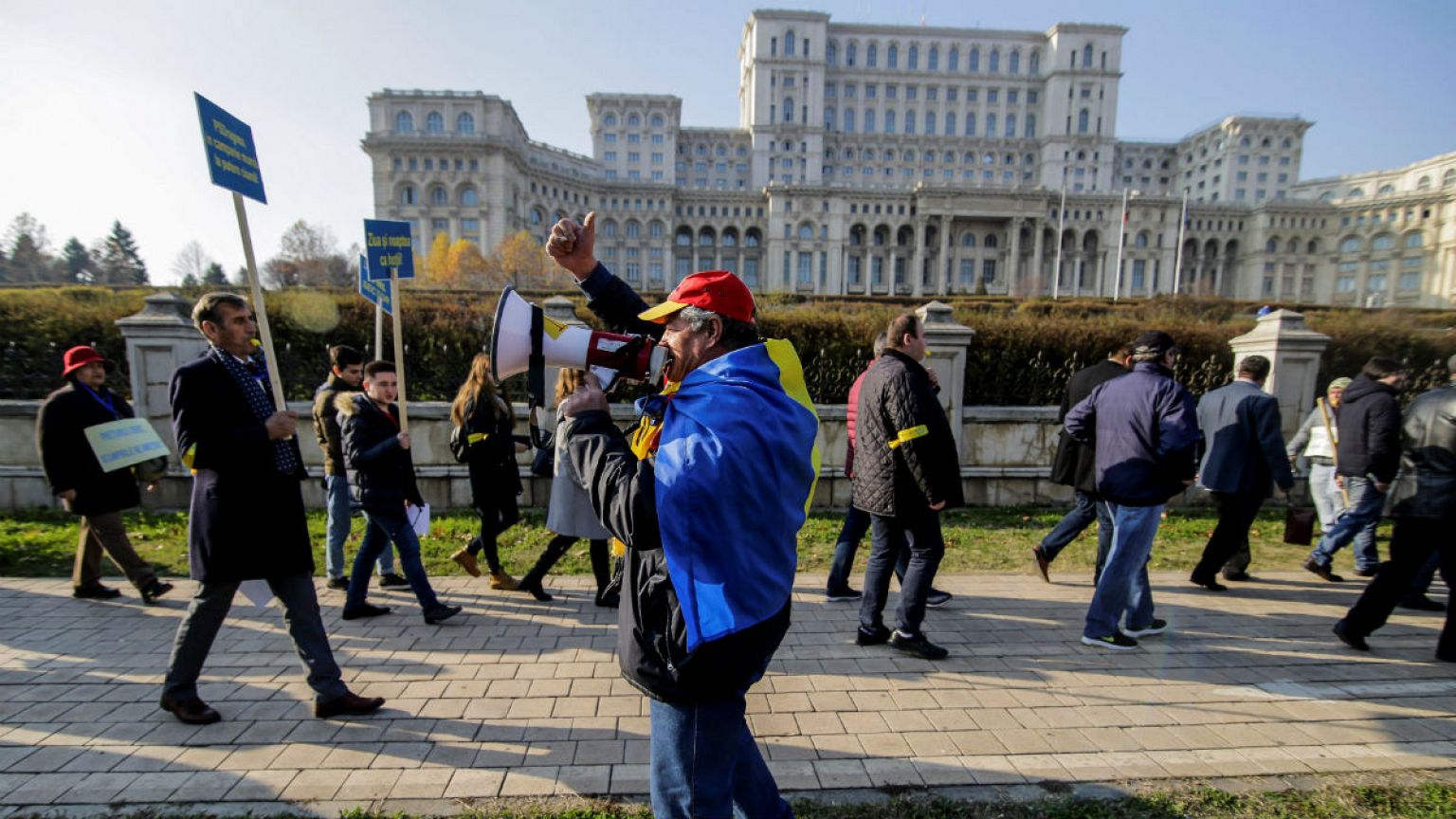 Romania: protesters’ creative new way of trolling their under fire MPs