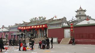 شهر لوفنگ در استان گوانگ دونگ در جنوب جنوب چین واقع شده است