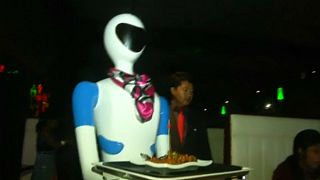 لو سمحت سيدي الروبوت... اريد وجبة