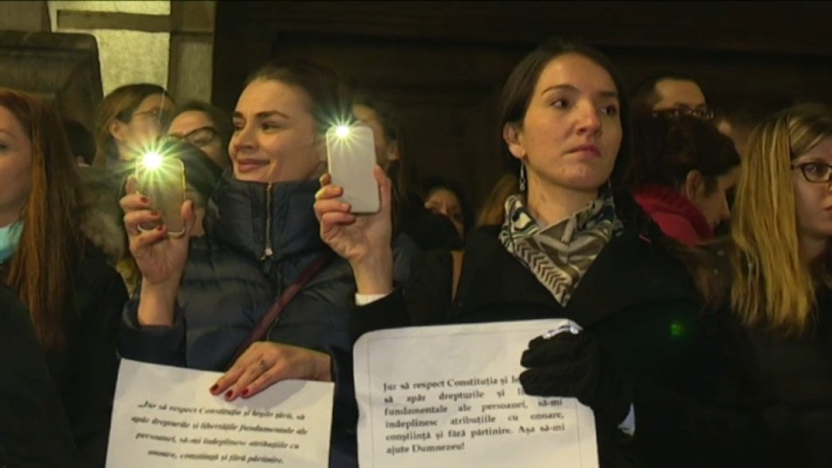 Romanya'da protesto sırası yargıçların 
