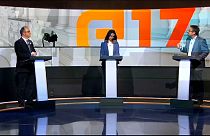 Katalan siyasetçiler canlı yayında kozlarını paylaştı