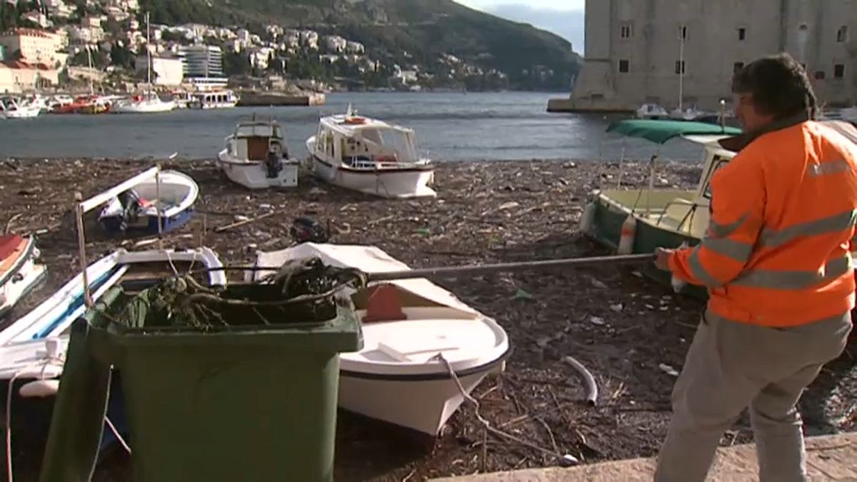 Vom Wind angeweht: Der Müll der Adria in Dubrovnik