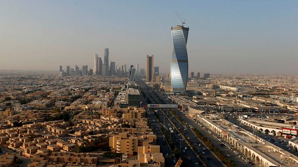 التحالف بقيادة السعودية يعلن اعتراض صاروخ باليستي جنوب مدينة الرياض Euronews
