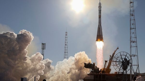 Soyuz chega à Estação Espacial Internacional Soyuz chega à Estação Espacial Internacional