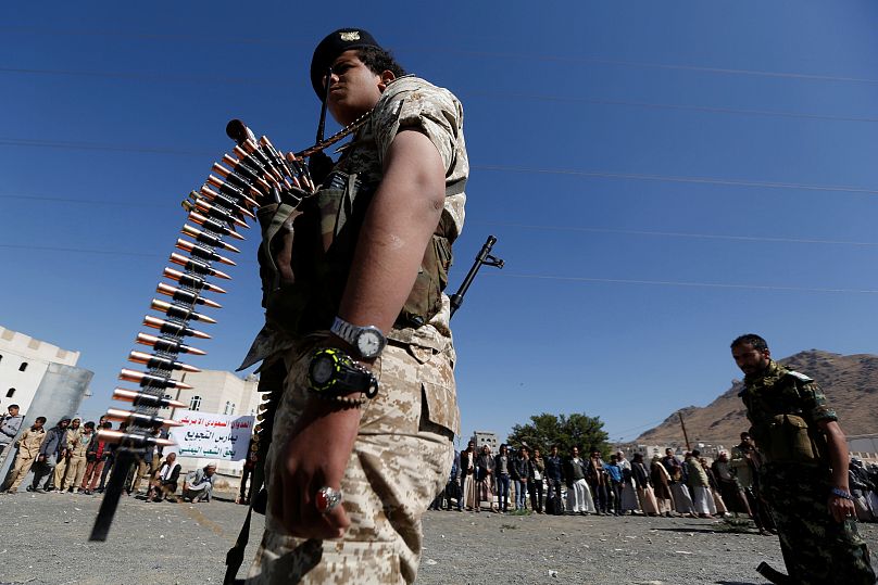 یک شبه نظامی حوثی در صنعا، پایتخت یمن