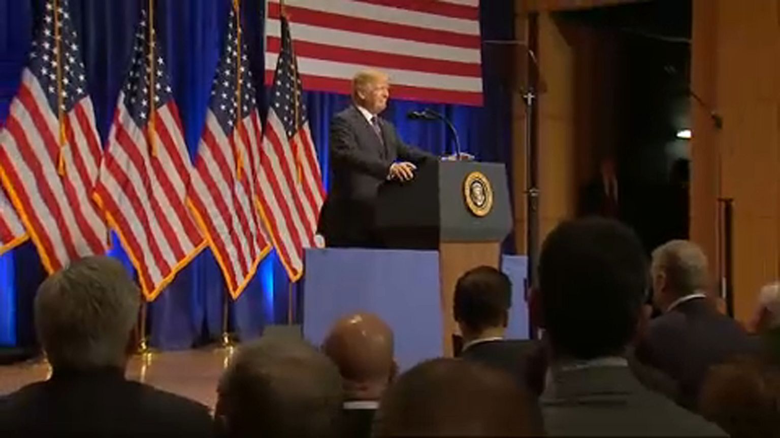 Donald Trump már megint kihúzta a gyufát