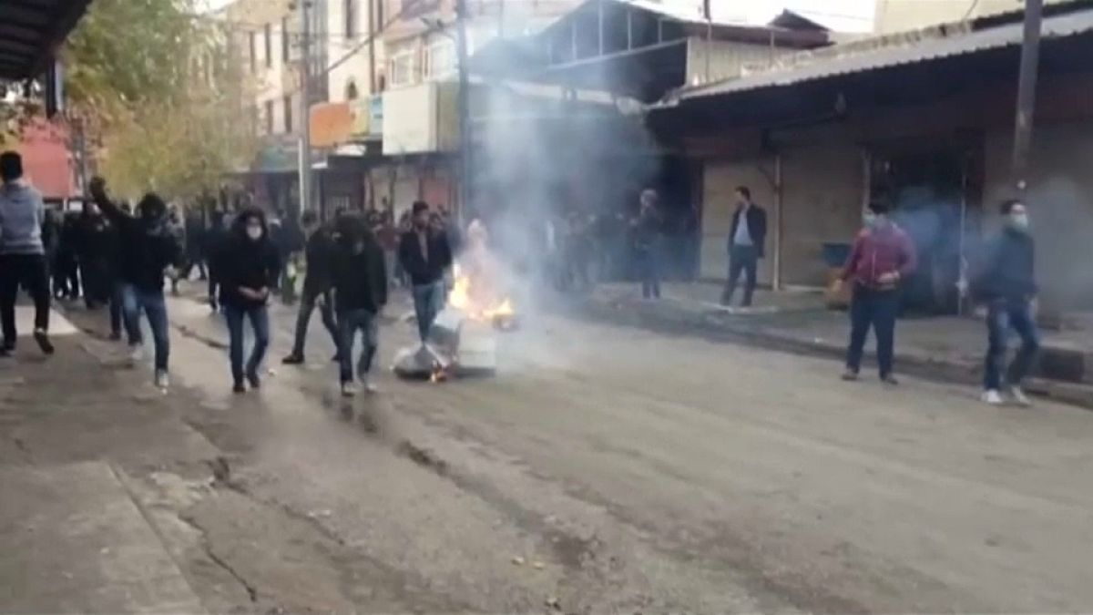 احتجاجات في السليمانية تطالب باستقالة حكومة اقليم كردستان 